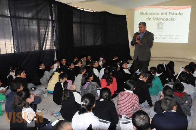 Autoridades, Padres de Familia y Alumnos, por una cultura de prevención de delitos por internet.