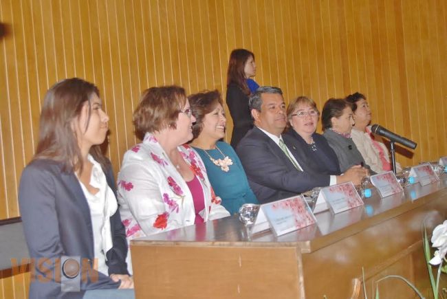 Conmemora facultad de arquitectura de la UMSNH día internacional de la mujer.