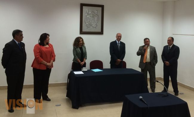 Educación a distancia de la UMSNH en Ciudad Hidalgo celebra su primera titulada
