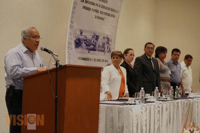 Realizan coloquio para impulsar la inclusión educativa en nivel básico