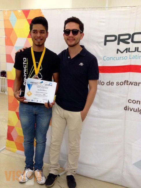 Ganan alumnos del CECyTEM final continental de proyecto multimedia.