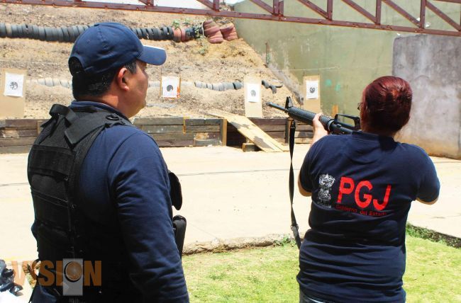 PGJE fortalece capacitación en uso de armamento dirigido a aspirantes a la Policía Ministerial.