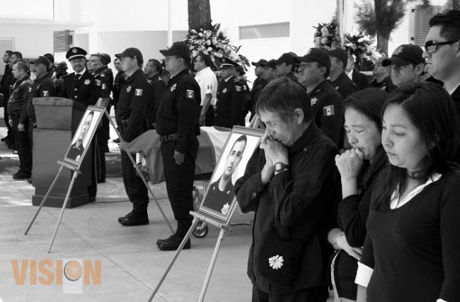 Rinde Secretario de Seguridad Pública homenaje a policías caídos