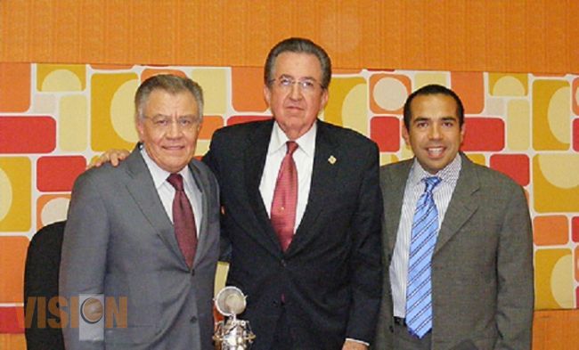 Tres años de fórmula confidencial