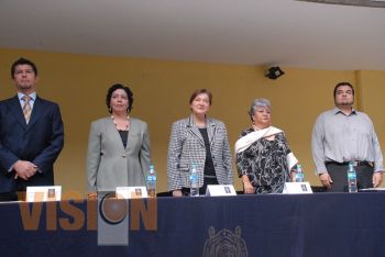 Celebran 14 aniversario de la licenciatura de Bellas Artes de la UM
