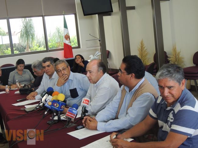 Se reúne ombudsman con representantes del gremio periodístico.