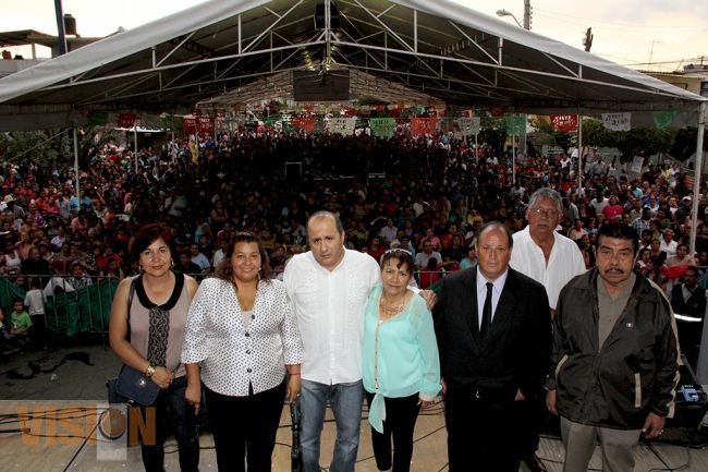 Afloró el romance en Uruapan con la exitosa presentación de Los Freddy´S