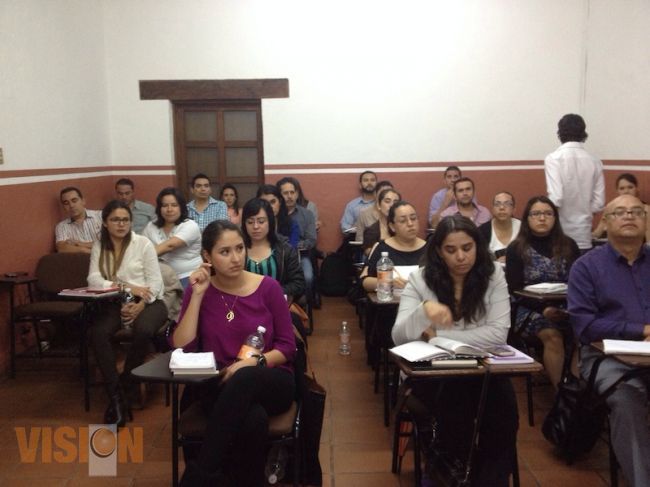 Da inicio curso dirigido a auxiliares de sala.