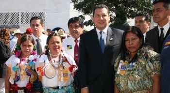 Derechos Indigenas, asunto de primer orden :Plascencia