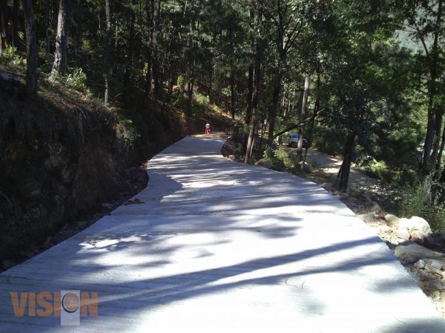 Con mejoras carreteras, Ayuntamiento beneficia zona rural de Morelia.