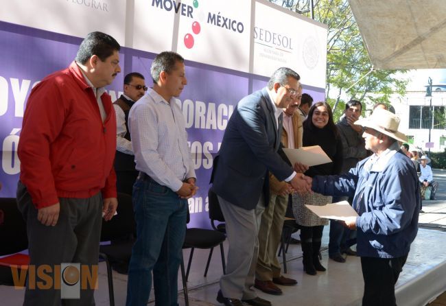 Entregan apoyos e incorporaciones a Adultos Mayores Morelianos.