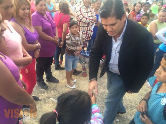 Entrega Apoyos Ernesto Núñez en ampliación La Aldea 