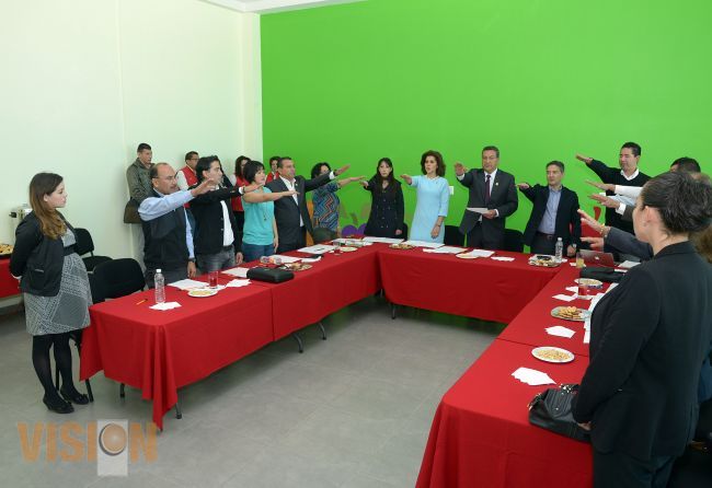 Toma protesta junta de gobierno de la estancia infantil “voluntad”.