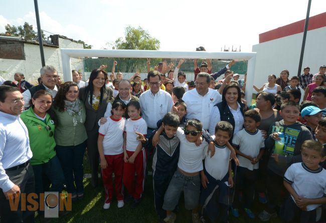 Inaugurán la nueva Unidad Deportiva de la Colonia Eduardo Ruíz.