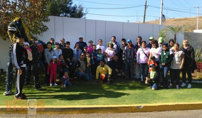 Suma voluntades Ayuntamiento con vecinos de Tres Marías en jornada de limpieza.