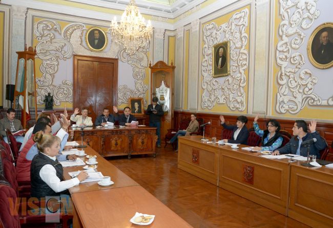 Cabildo de Morelia aprueba licencia de los regidores Fernando Contreras y Miguel Ángel Villegas.