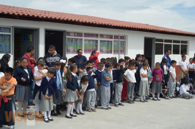 Entregan aulas dignas a escuela “José María Pino Suárez”.