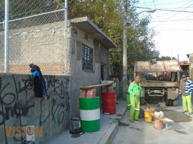 Ayuntamiento realiza acciones de bacheo 
