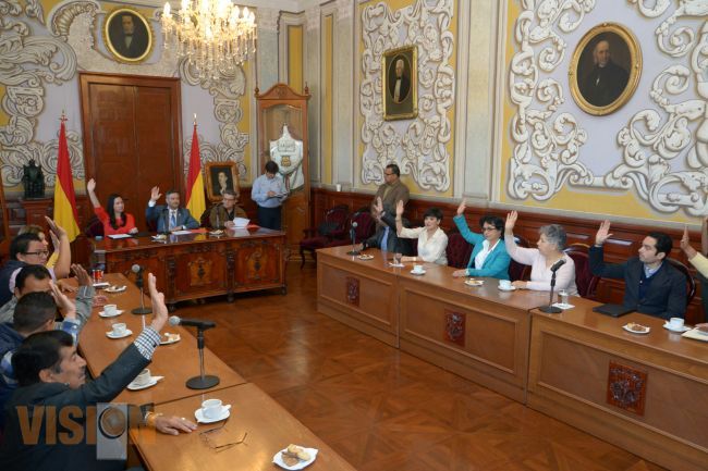 Solicita licencia la regidora Leticia Farfán Vázquez.