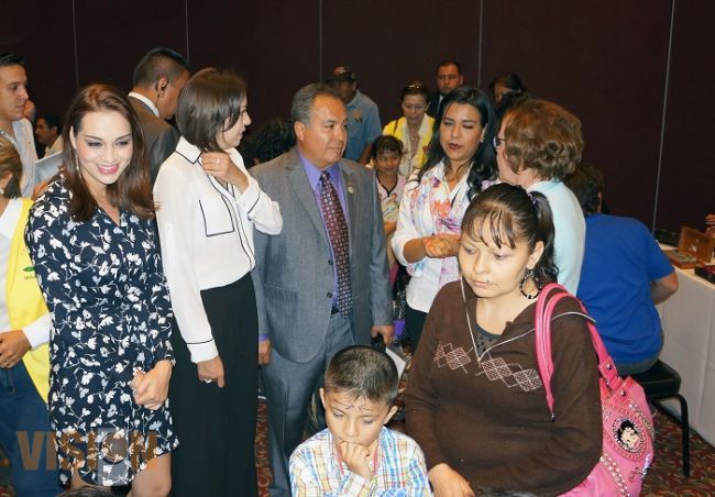 Madres y padres de niños de Morelia con malformaciones congénitas, entregan solicitud al DIF