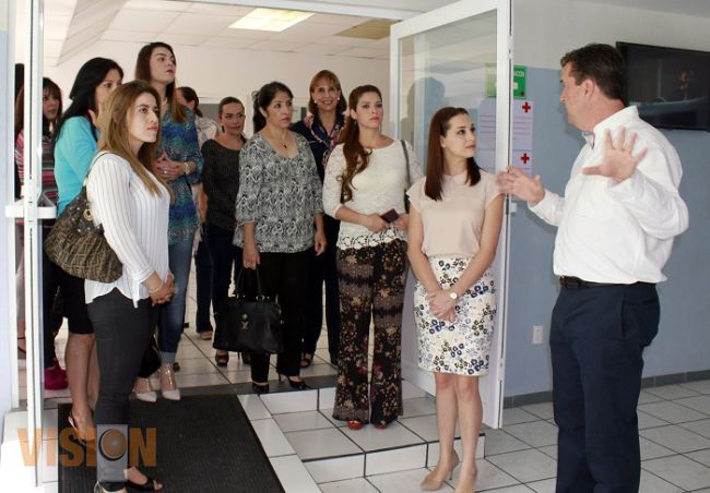 Miriam Cruz de Abud recibió reconocimiento por parte de la Cruz Roja
