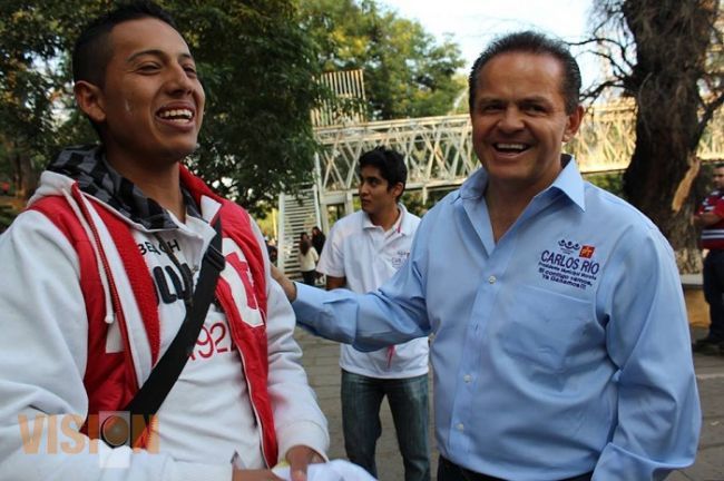 Entrega Carlos Río su propuesta en seguridad, empleo y educación