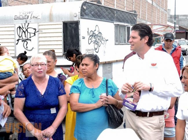Alfonso Martínez continúa generando simpatías al norponiente de Morelia, compromete vialidades 