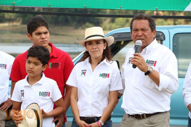 Jaime Darío Oseguera recorre la tenencia de Santiago Undameo