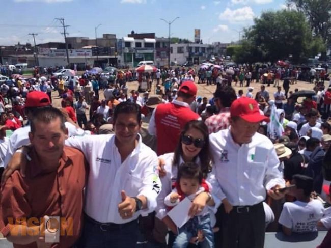 Recibe Ernesto Núñez respaldo de la Colonia Indeco Santiaguito 