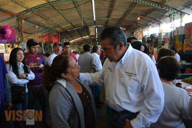 Con el respaldo de líderes nacionales, Morón retoma campaña