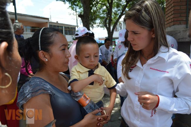 Un político sin vocación de servicio es un mal político: Daniela de los Santos 