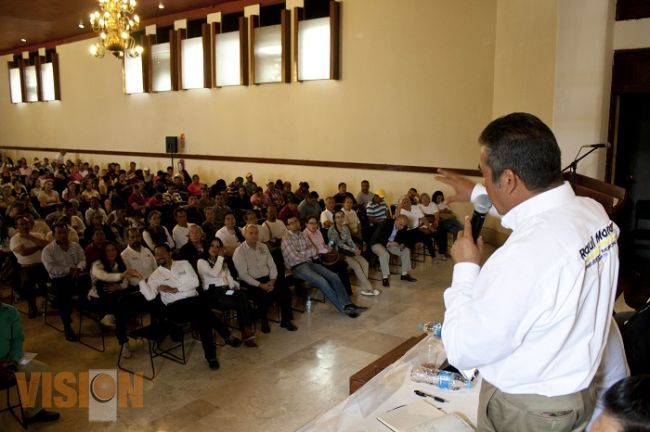 Trabajar con todos los sectores para reconstruir Morelia: Raúl Morón 
