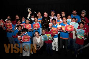 Encabeza Ojeda Arana premier de Documentales de Juguemos a Grabar