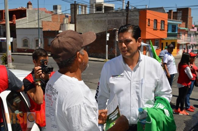 Ernesto Núñez presenta sus ejes de campaña en la Obrera y Centro de Morelia