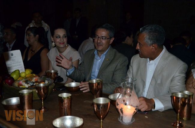 Se reúnen alcaldes de 9 estados con Salvador Abud 