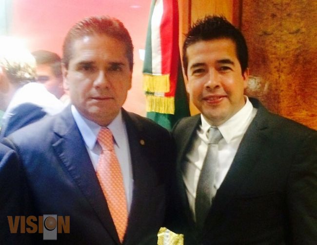Desata Chon guerra sucia para evitar colapso, ataja Carlos Paredes