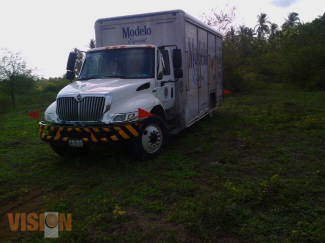 Localizan camión que fue sacado de ruta por presuntos asaltantes