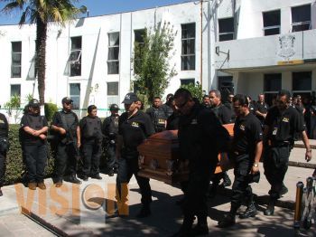 Rinde PGJ homenaje a mando policiaco asesinado