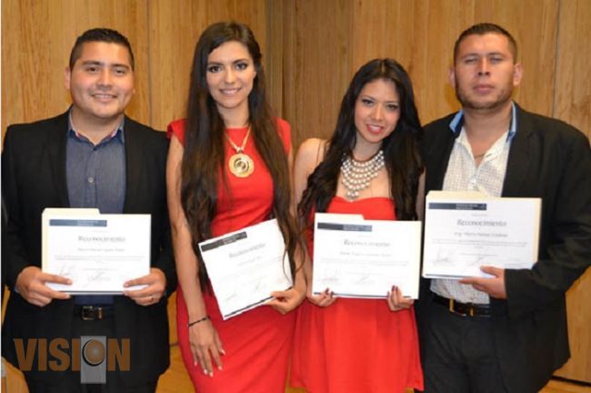 Equipo de la UMSNH califica a la etapa regional del Tercer Certamen Universitario en litigio oral