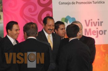 Firma Jesús Ávalos Plata agenda nacional para el turismo