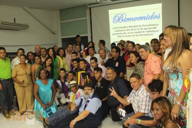 Verdades, comentarios y algo más : Raúl González Nova