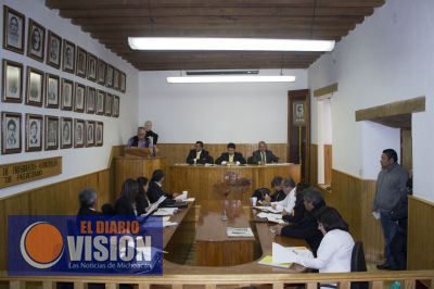 Contralor de Pátzcuaro rinde informe ante Cabildo y Director del Ooapas