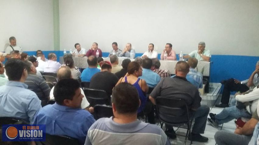 Pasalagua reagrupa a los transportistas y van con todo 