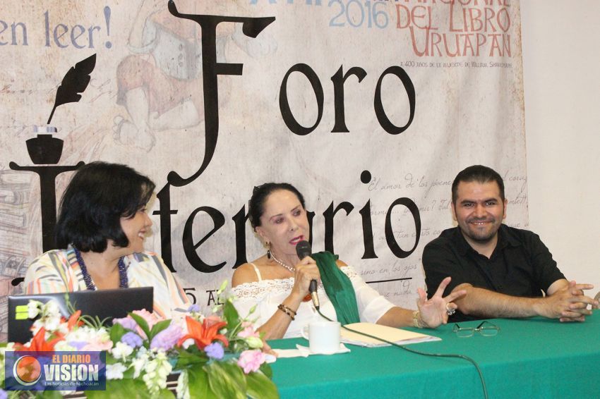 Lilia Aragón reconoce visión cultural del gobierno de Uruapan