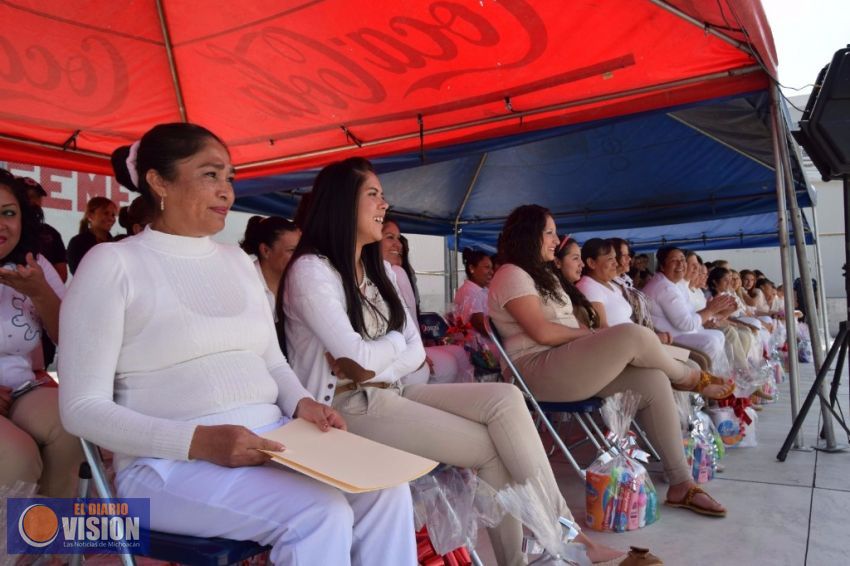 Festejan a madres internas del Centro de Alta Seguridad 
