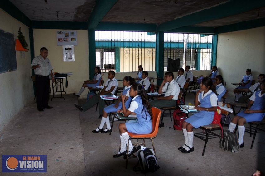 Fracasa en Michoacán el supuesto paro de la CNTE
