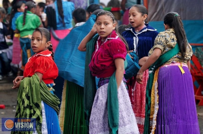 Evaluación a docentes indígenas asegura educación de calidad a pueblos originarios