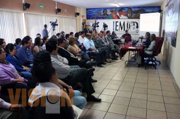 IEM inaugura su hemeroteca, fonoteca y Notielector