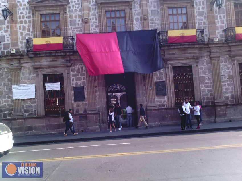 Profesores y estudiantes se presentan a clases con normalidad en la UMSNH 