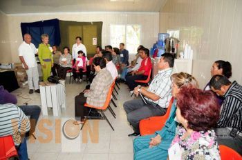 Sensibiliza DIF a parejas para adoptar niños